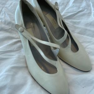 Palazzo by Michael G Akrons size 8 Bone colored Heels